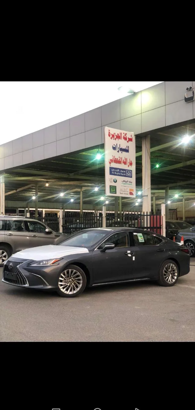 لكزس · اي اس 350 2025 للبيع في جدة — ممشى 18 كم
