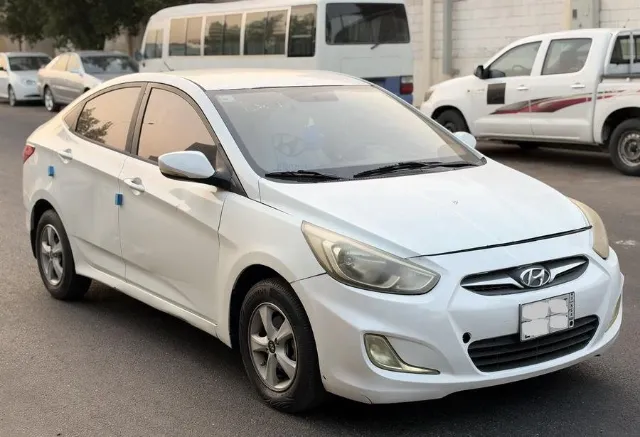 هيونداي اكسنت 2015 للبيع في الخبر — ممشى 320,000 كم