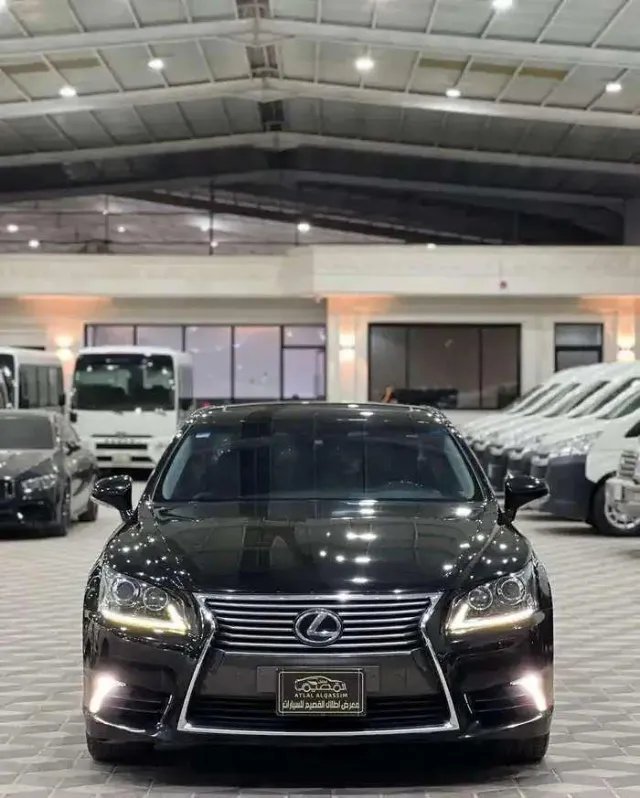 لكزس · ال اس 2013 للبيع في الرياض — ممشى 116,000 كم