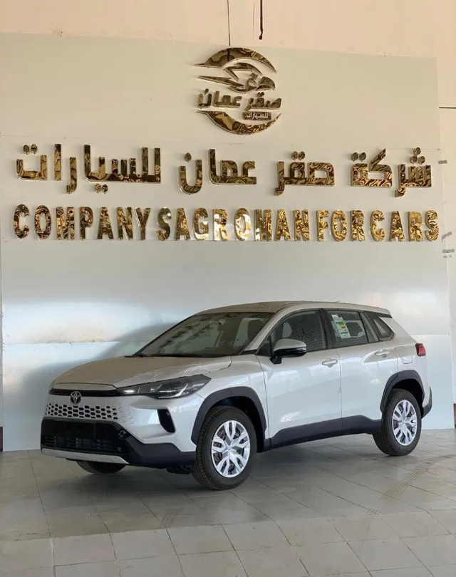 تويوتا · كورولا كروس STANDARD 2025 للبيع في أبها
