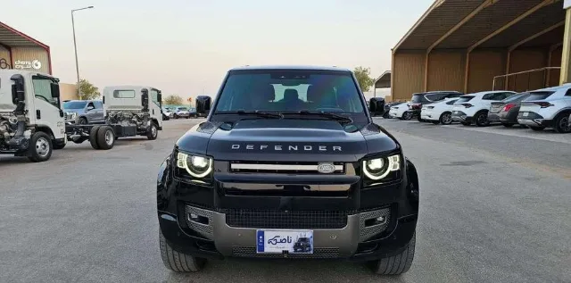 لاند روفر · ديفندر 2025 للبيع في الرياض — ممشى 42,000 كم
