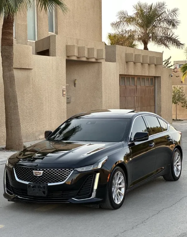 كاديلاك · سي تي 5 2023 للبيع في الرياض — ممشى 55,000 كم