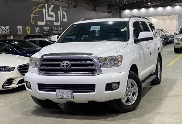 تويوتا · سيكويا 2013 للبيع في الرياض — ممشى 373,000 كم
