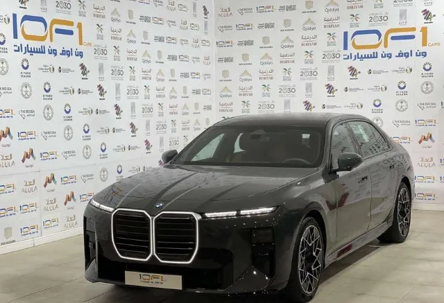 بي ام دبليو الفئة السابعة 2027 للبيع في الرياض