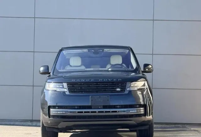 رينج روفر 2023 للبيع في الرياض — ممشى 80,000 كم
