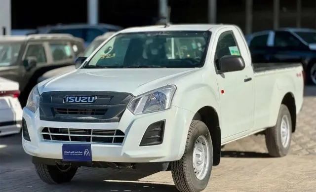 ايسوزو · دي ماكس STANDARD 2025 للبيع في الرياض