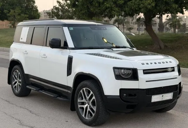 لاند روفر · ديفندر 2023 للبيع في الخبر — ممشى 90,000 كم