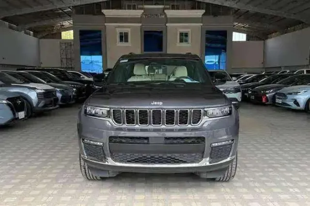 جيب · شيروكي STANDARD 2025 للبيع في جدة — ممشى 60,000 كم