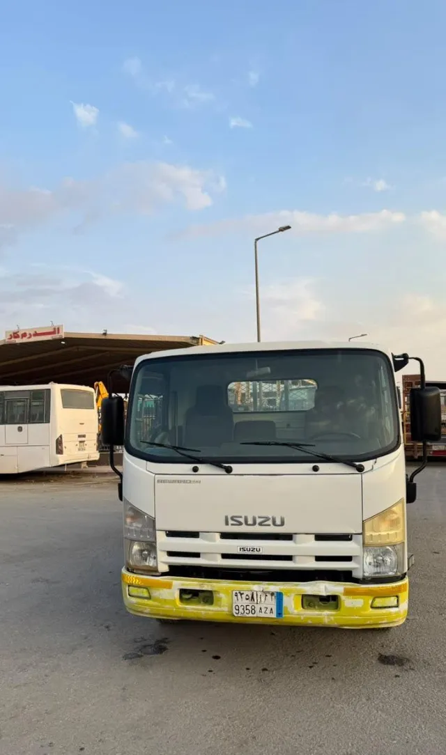 ايسوزو اسندر 2012 للبيع في الرياض — ممشى 160,000 كم