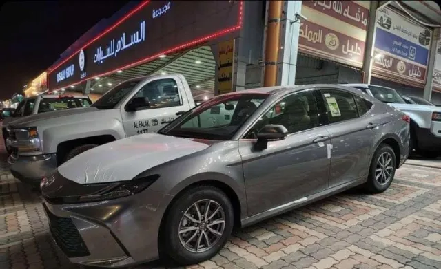 تويوتا · كامري STANDARD 2026 للبيع في الدمام — ممشى 0 كم