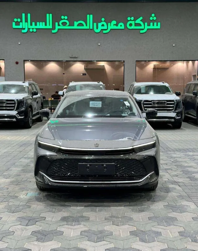 تويوتا · كراون 2026 للبيع في الرياض — ممشى 4 كم