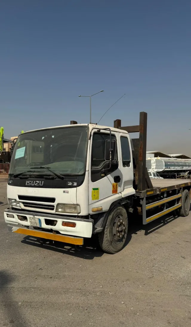 ايسوزو · اف اس ار 2005 للبيع في الرياض — ممشى 700,000 كم