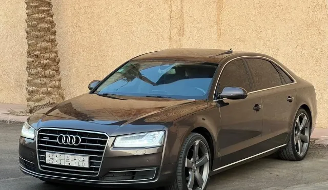 أودي · اي 8 2015 للبيع في الرياض — ممشى 236,000 كم