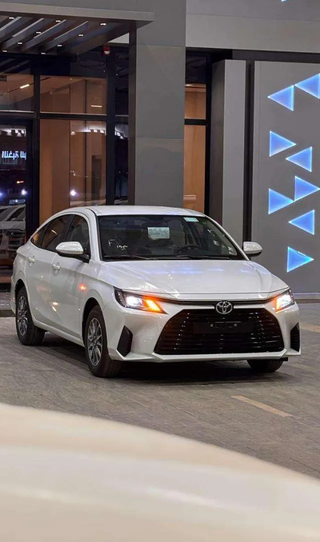 تويوتا · يارس STANDARD 2026 للبيع في خميس مشيط — ممشى 1 كم