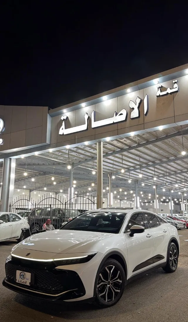 تويوتا · كراون 2023 للبيع في المدينة المنورة