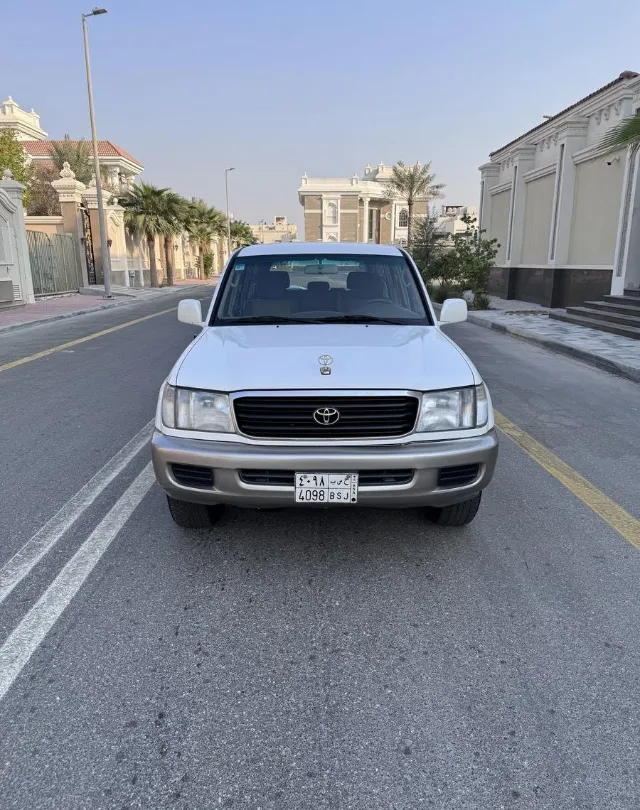 تويوتا · لاندكروزر 2001 للبيع في الدمام — ممشى 358,000 كم