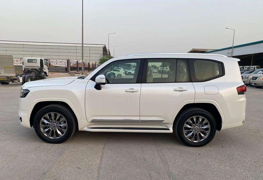 لاندكروزر GXR 2023 سعودي L3