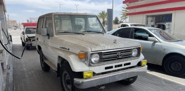 تويوتا · لاندكروزر 70 1997 للبيع في أبها — ممشى 125,000 كم