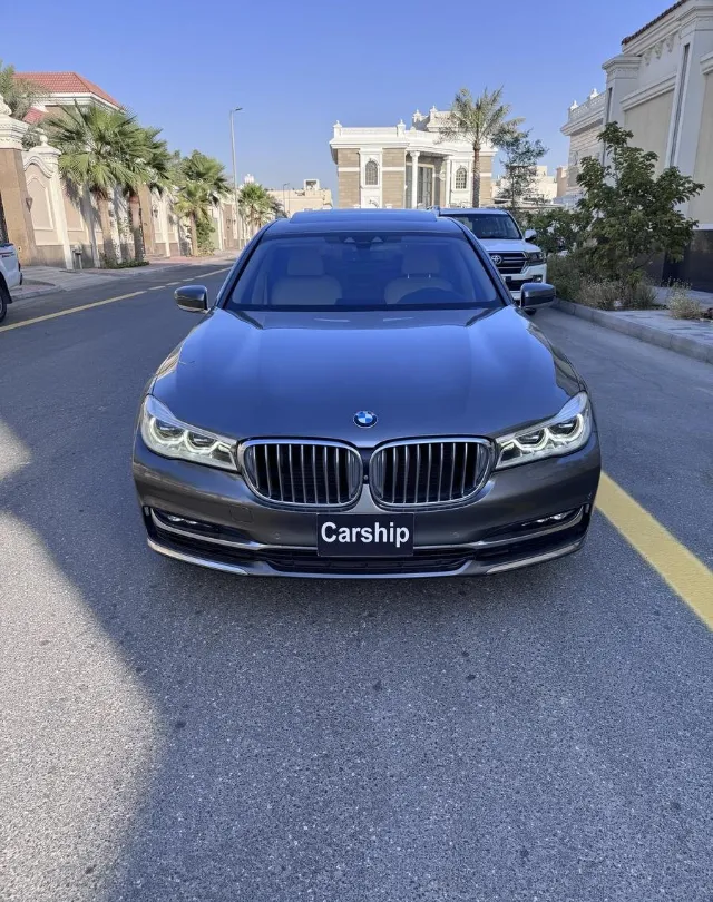 بي ام دبليو · الفئة السابعة 2018 للبيع في الدمام — ممشى 108,000 كم