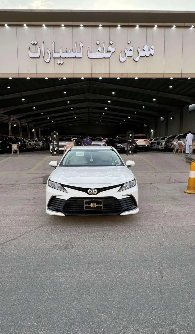 تويوتا كامري STANDARD 2024 للبيع في الرياض — ممشى 11,000 كم