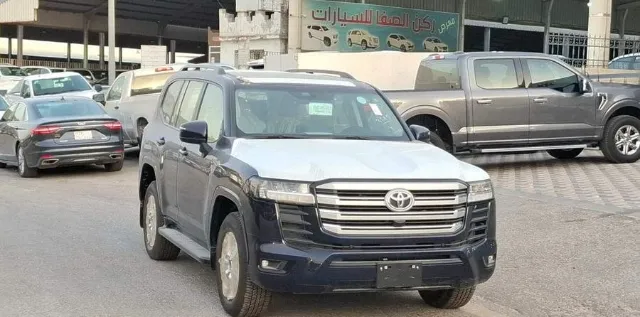 تويوتا · لاندكروزر 2024 للبيع في الرياض — ممشى 12 كم