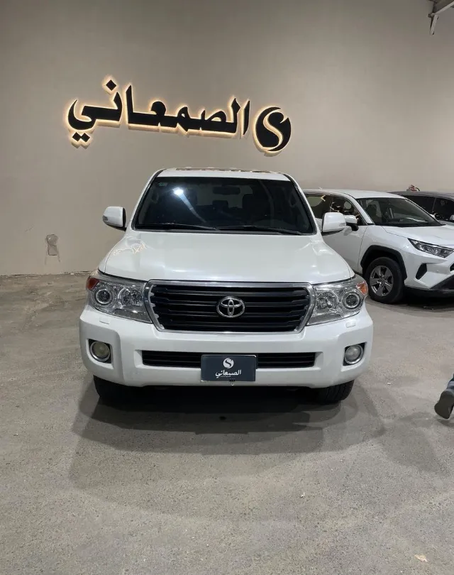 تويوتا لاندكروزر 2012 للبيع في بريدة — ممشى 402,000 كم
