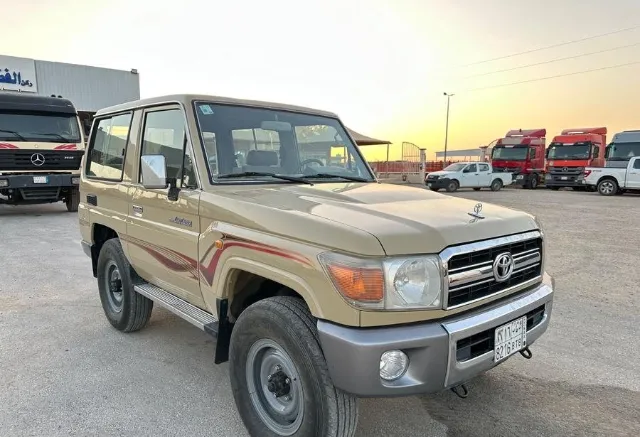 تويوتا · لاندكروزر 70 2007 للبيع في حفر الباطن — ممشى 154,000 كم