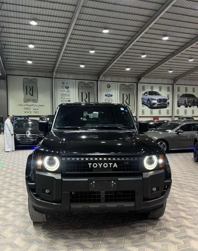 تويوتا · برادو 2025 للبيع في الرياض — ممشى 85,000 كم