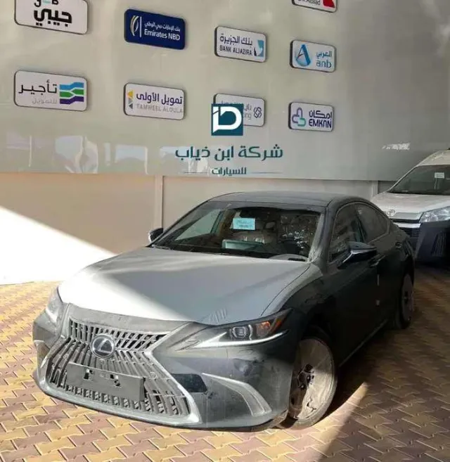 لكزس · اي اس 350 2025 للبيع في بريدة — ممشى 8 كم