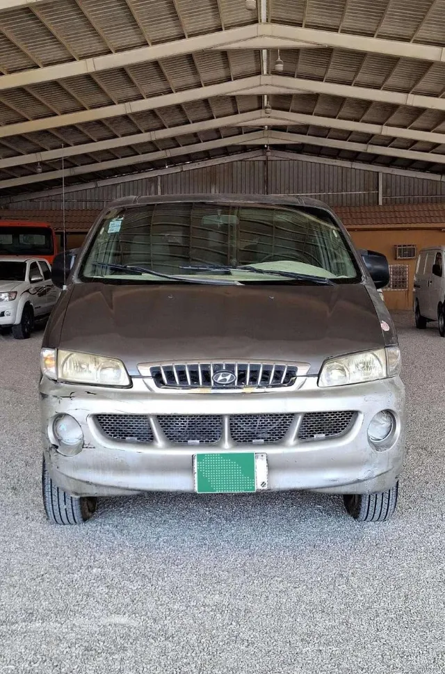 هيونداي · اتش ون 2002 للبيع في الرياض — ممشى 410,000 كم
