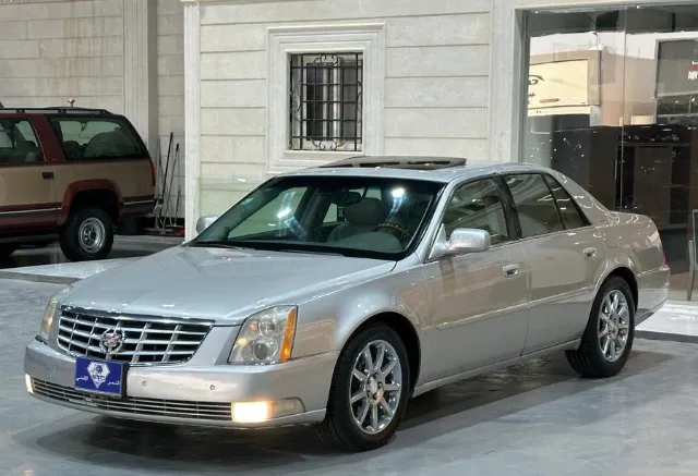 كاديلاك دي تي إس 2006 للبيع في الرياض — ممشى 200,000 كم