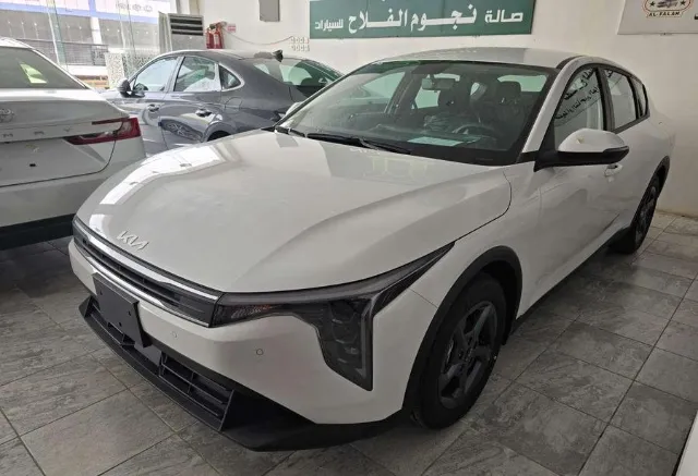 كيا · كي 4 STANDARD 2026 للبيع في أبها