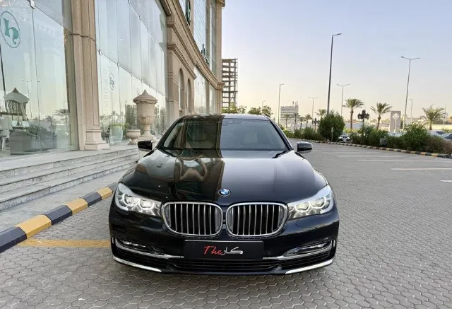 بي ام دبليو · الفئة السابعة 2018 للبيع في جدة — ممشى 177,000 كم
