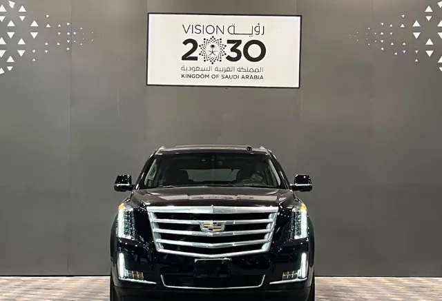 كاديلاك · اسكاليد 2015 للبيع في الرياض — ممشى 230,000 كم
