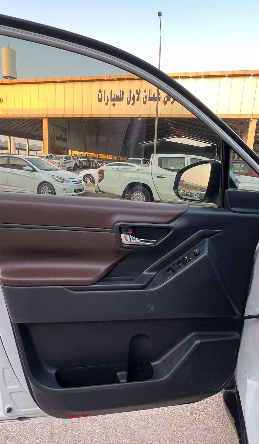 تويوتا انوفا 2024 - معرض خلف للسيارات