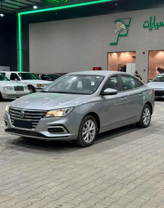 ام جي 5 STANDARD 2025 للبيع في الرياض