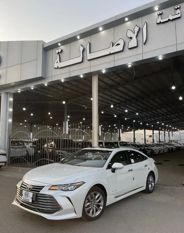 تويوتا · افالون 2021 للبيع في المدينة المنورة — ممشى 21,000 كم