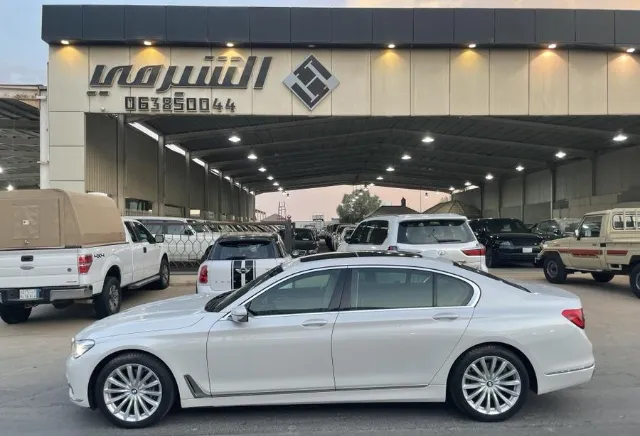 بي ام دبليو · الفئة السابعة 2018 للبيع في بريدة — ممشى 17,000 كم