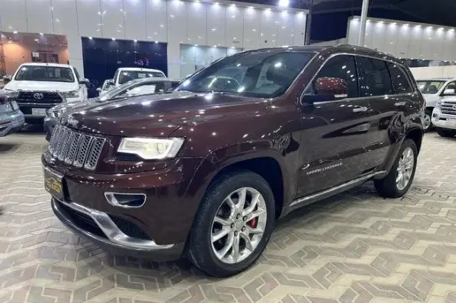 جيب · شيروكي 2015 للبيع في الرياض — ممشى 145,000 كم