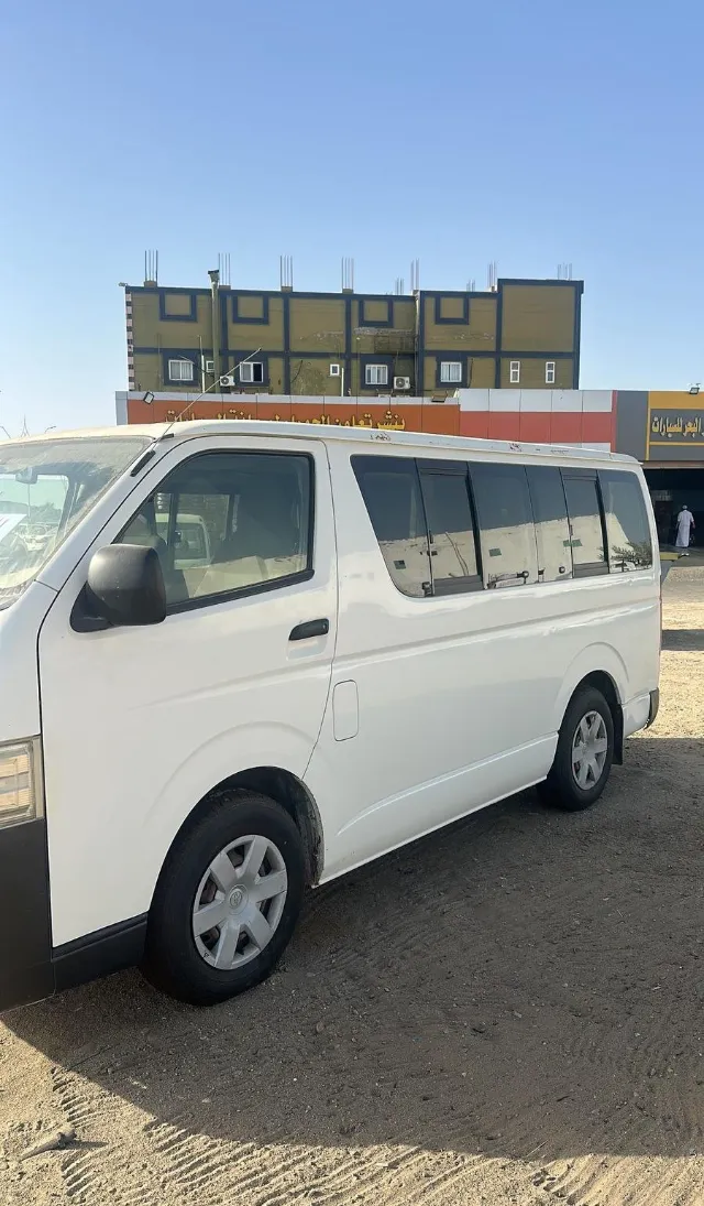 تويوتا · هايس 2024 للبيع في تبوك — ممشى 175,000 كم