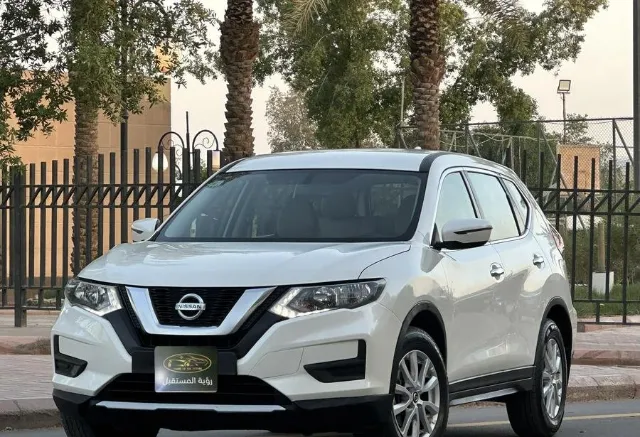 نيسان · اكس تريل 2020 للتنازل في الرياض — ممشى 220,000 كم