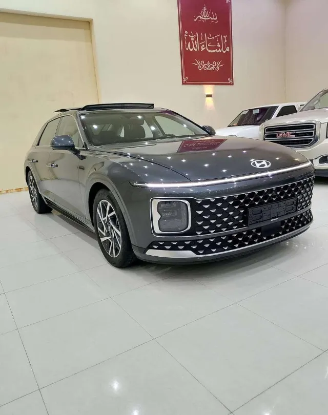 هيونداي ازيرا 2023 للبيع في حفر الباطن — ممشى 49,000 كم