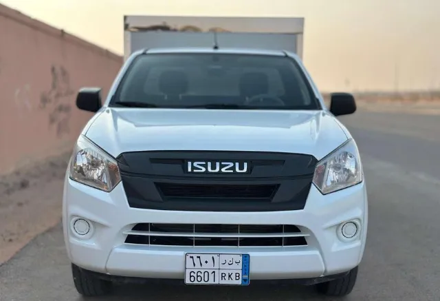 ايسوزو · دي ماكس 2025 للبيع في الرياض