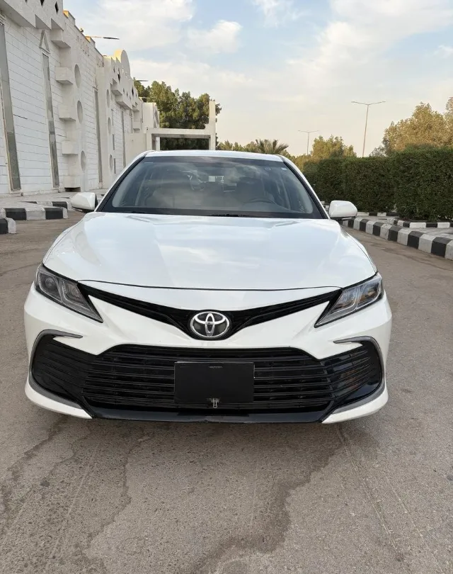 تويوتا · كامري STANDARD 2023 للبيع في الرياض — ممشى 109,000 كم