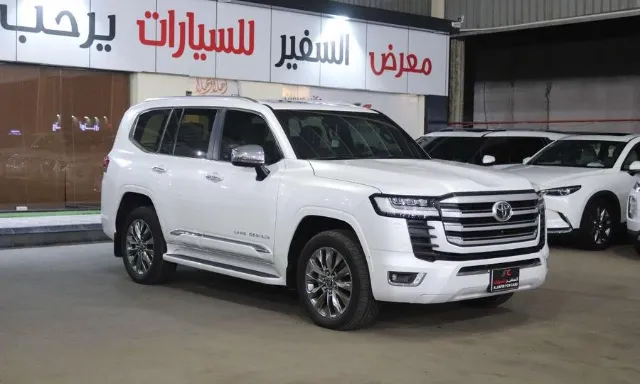 تويوتا لاندكروزر 2024 للبيع في جدة — ممشى 50,000 كم