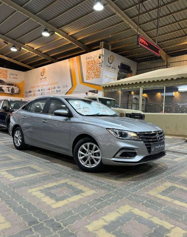 ام جي 5 STANDARD 2025 للبيع في الرياض