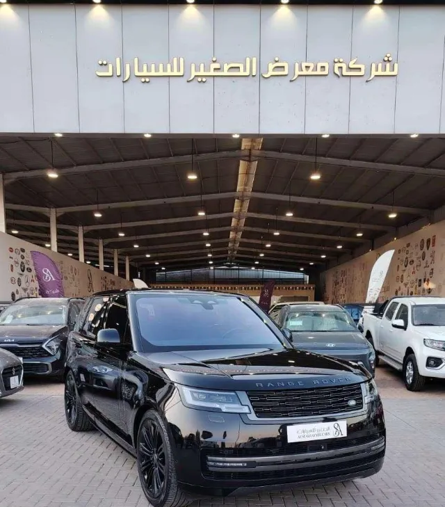 رينج روفر 2022 للبيع في الرياض — ممشى 90,000 كم