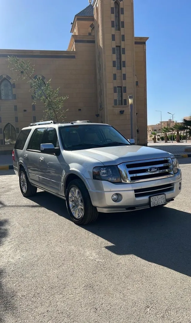 فورد · اكسبديشن 2014 للبيع في الرياض — ممشى 84,000 كم