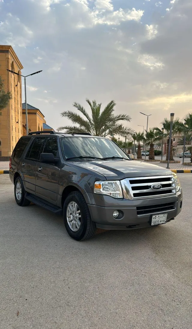 فورد · اكسبديشن 2013 للتنازل في الرياض — ممشى 117,000 كم