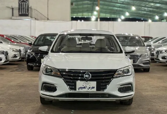 ام جي 5 STANDARD 2023 للبيع في جدة — ممشى 102,000 كم